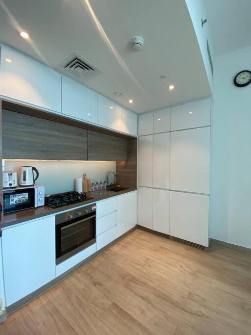 Beautiful In Marina Apartment Dubai